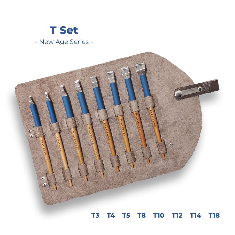 The Hand Lettering T-Set – New Age Series is a modern calligraphy pen set designed for artists, designers, journalers, and handwriting enthusiasts.
This set includes 8 handcrafted pens, each featuring a durable wooden handle and precision-engineered steel nibs optimized for smooth, straight-style writing.