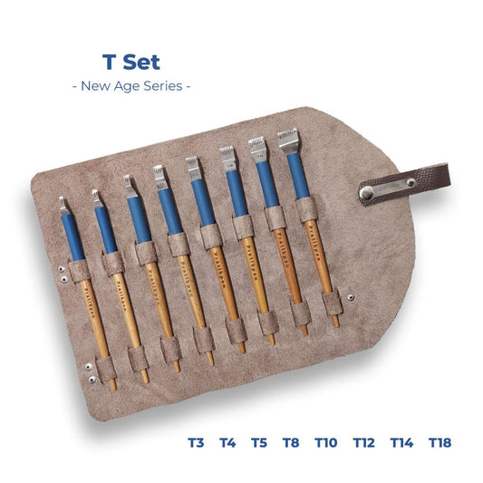 The Hand Lettering T-Set – New Age Series is a modern calligraphy pen set designed for artists, designers, journalers, and handwriting enthusiasts.
This set includes 8 handcrafted pens, each featuring a durable wooden handle and precision-engineered steel nibs optimized for smooth, straight-style writing.
