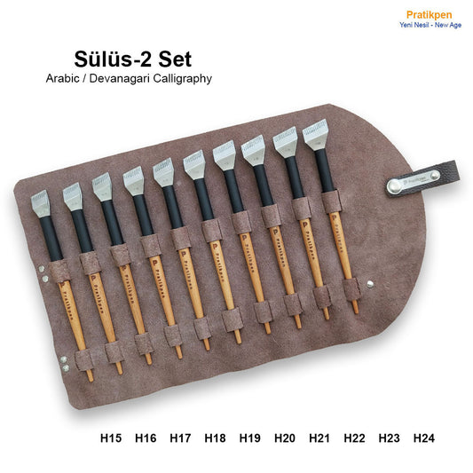The Pratikpen Sülüs-2 Set is a professional-grade calligraphy collection designed especially for Arabic Thuluth (Sülüs) and Devanagari script artists