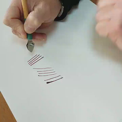 Pratikpen R10 Calligraphy Pen – Classic Metal Nib, Wooden Handle, Expressive Lettering Tool